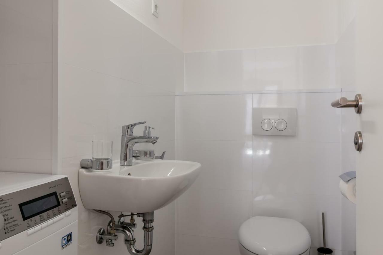 Luxury Apartment Kampanel Split Exterior photo